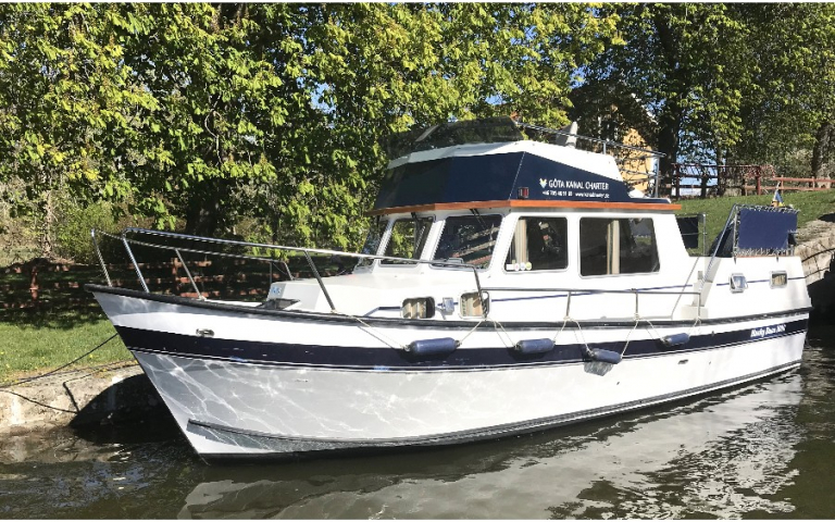 boat Motala Harbour